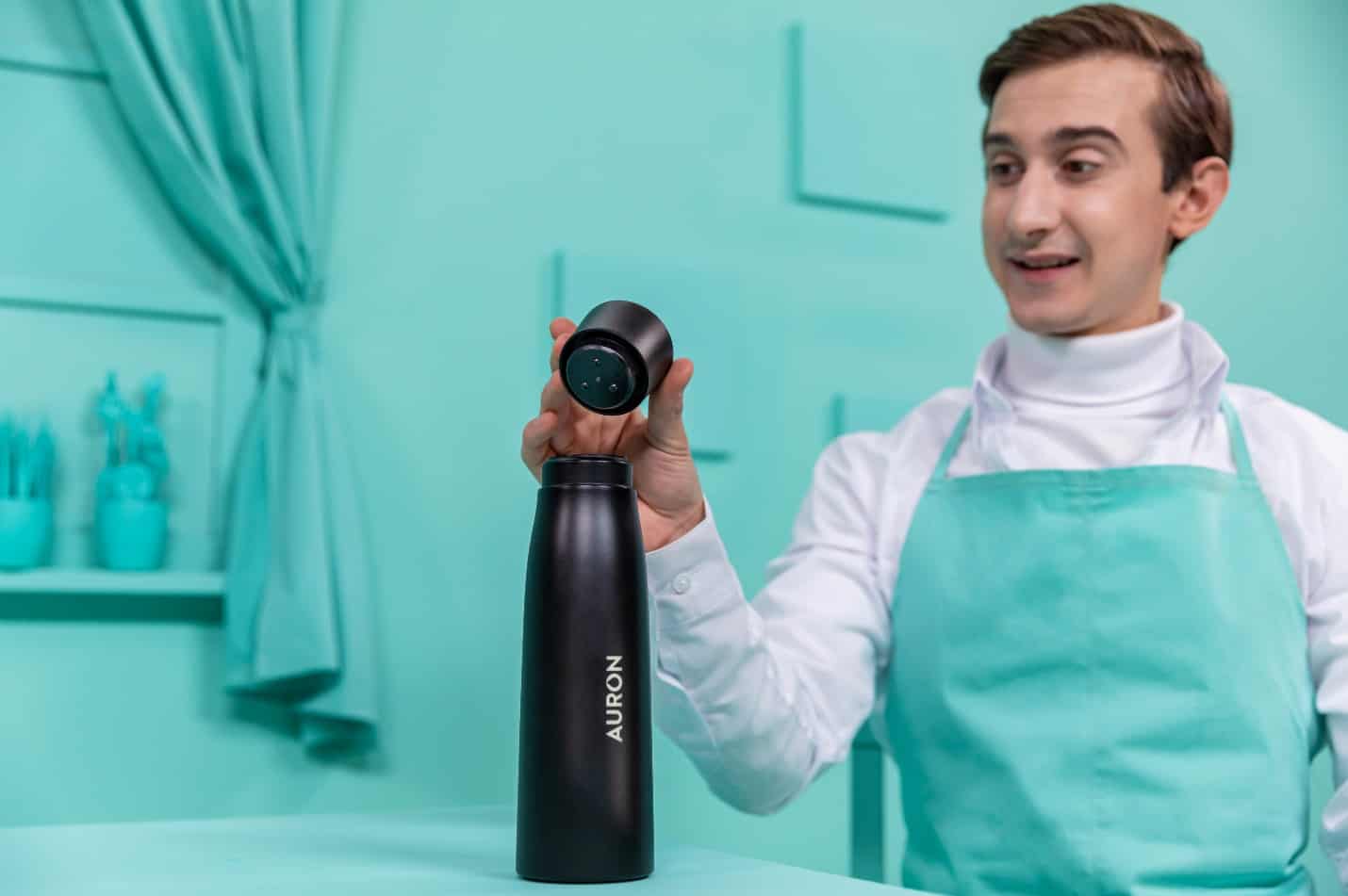 Auron - Self-Cleaning Water Purifying UV-C Smart Bottle by Auron Bottle —  Kickstarter