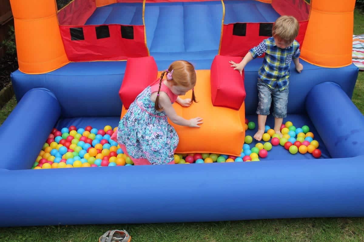 Review: Toyz World BeBop Turret Ball Pit Bouncy Castle