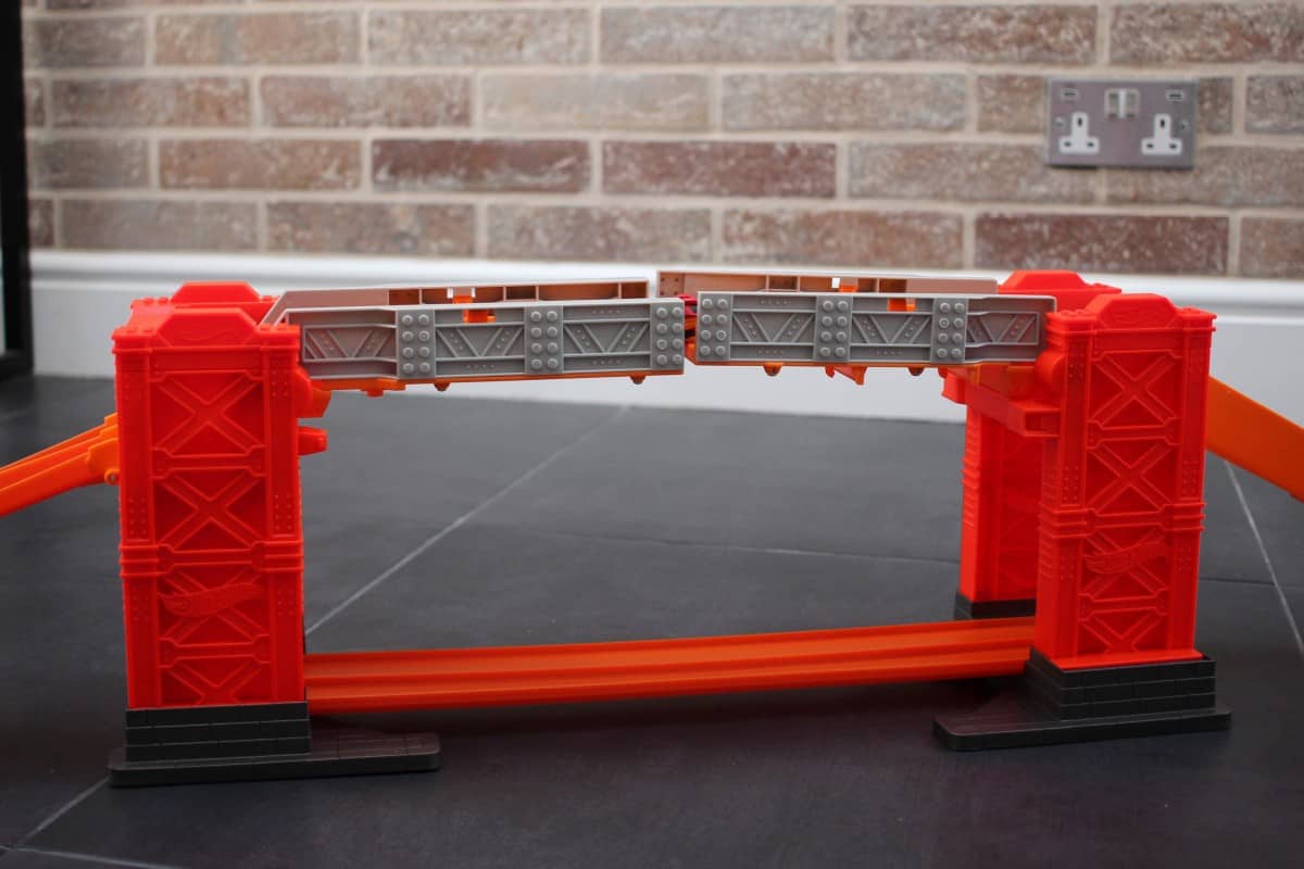 Review: Hot Wheels Track Builder Stunt Bridge Kit
