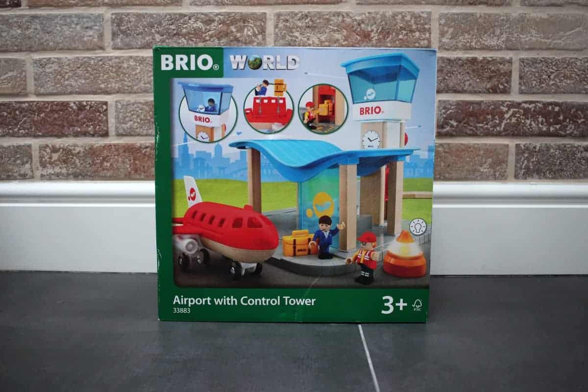 brio airport with control tower