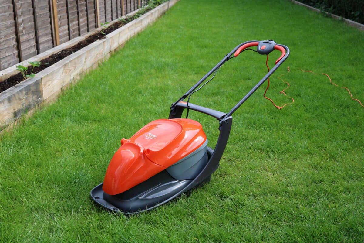 Making Light Work of the Lawn with Flymo Lawnmowers Review