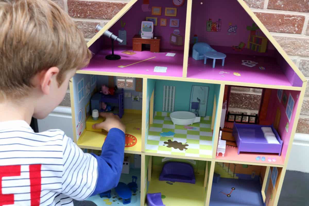 Peppa Pig - Peppa's Wooden Playhouse Review