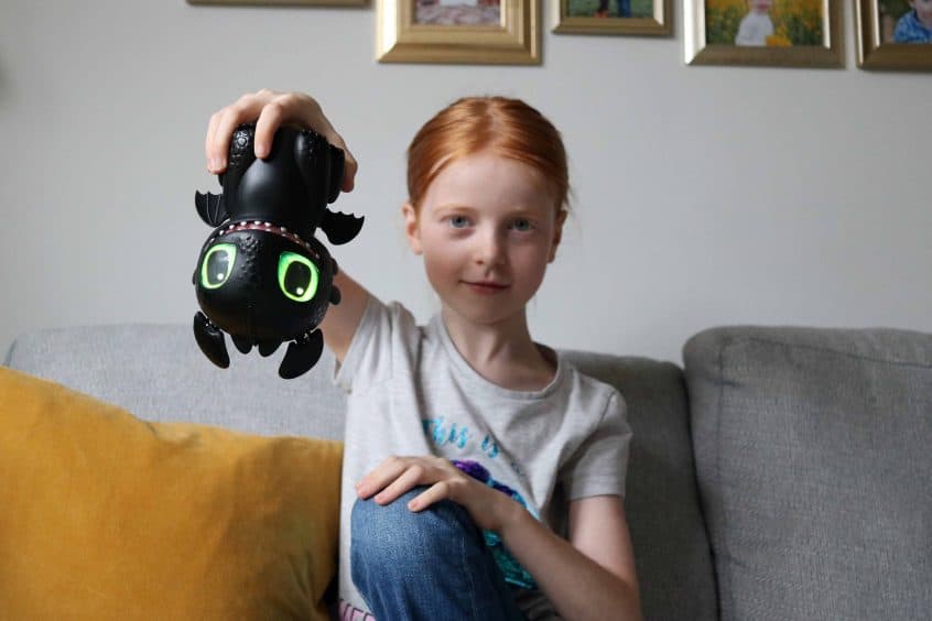 Dreamworks Dragons: Hatching Toothless annoying him
