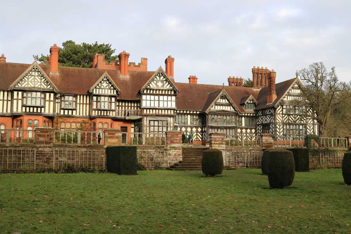 Wightwick Manor and Gardens {National Trust} - What the Redhead said