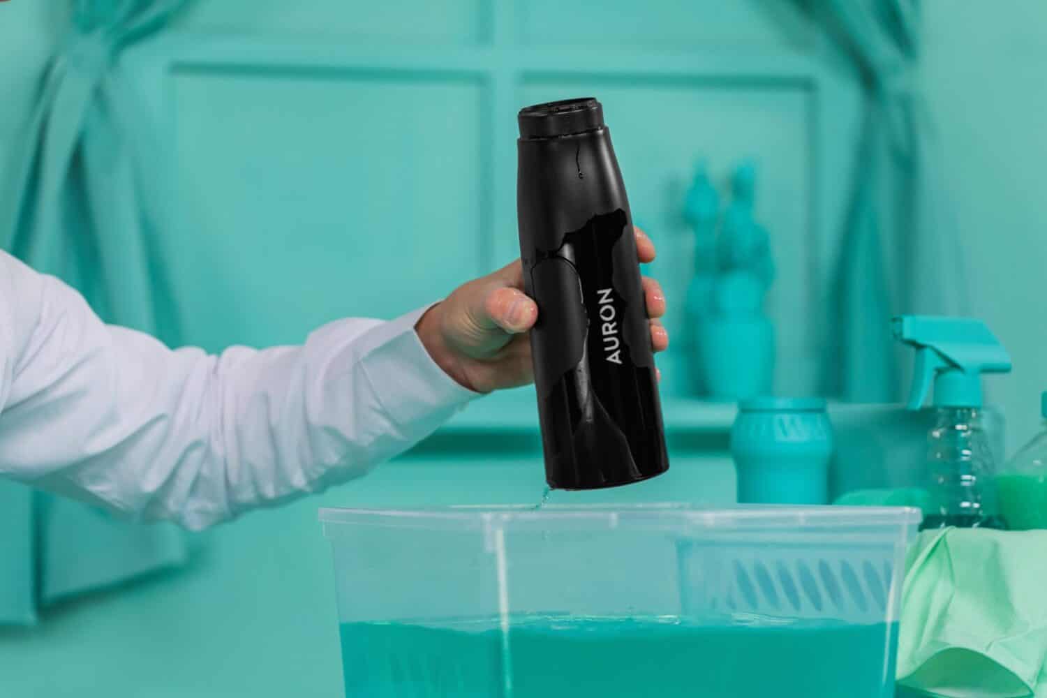 Auron - Self-Cleaning Water Purifying UV-C Smart Bottle by Auron Bottle —  Kickstarter